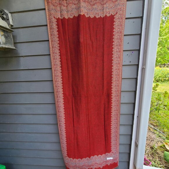 Red Gold Reversible Pashmina in Red and Gold - Picture 15 of 15
